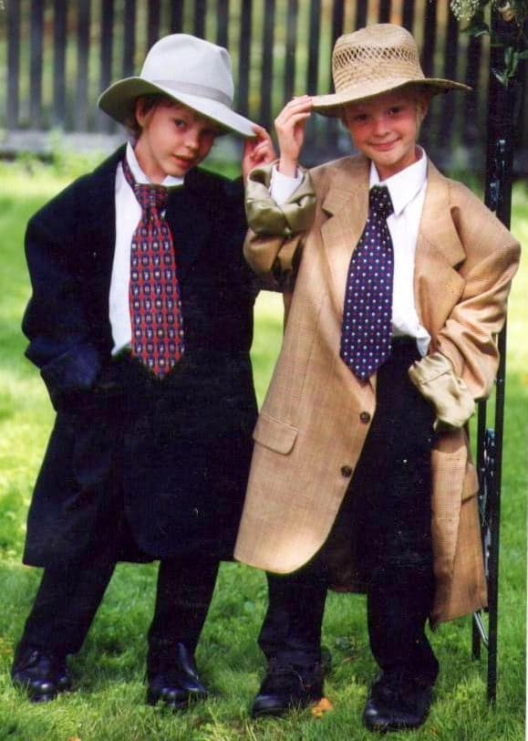 1 Gowri-ülikonnad, triiksärgid ja lipsud (2) 1 Gowri-ülikonnad, triiksärgid ja lipsud (2)